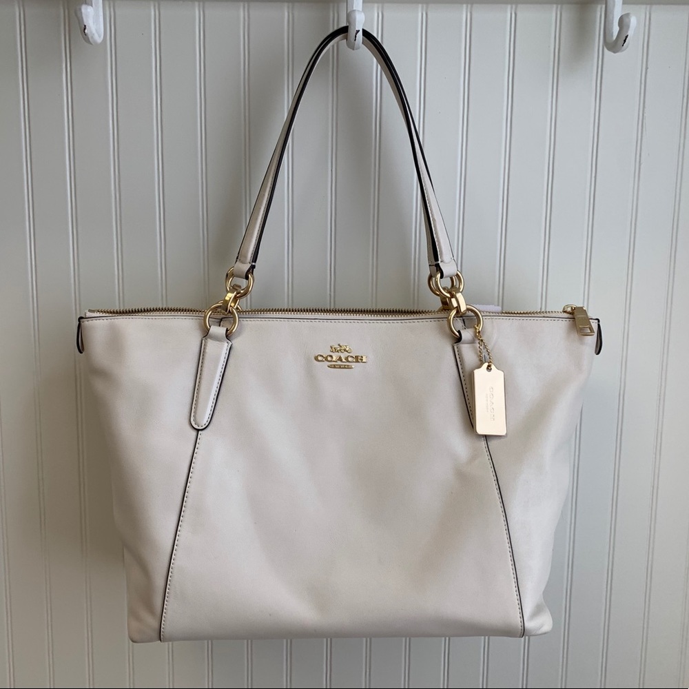 NWT Coach Eva Tote in Chalk